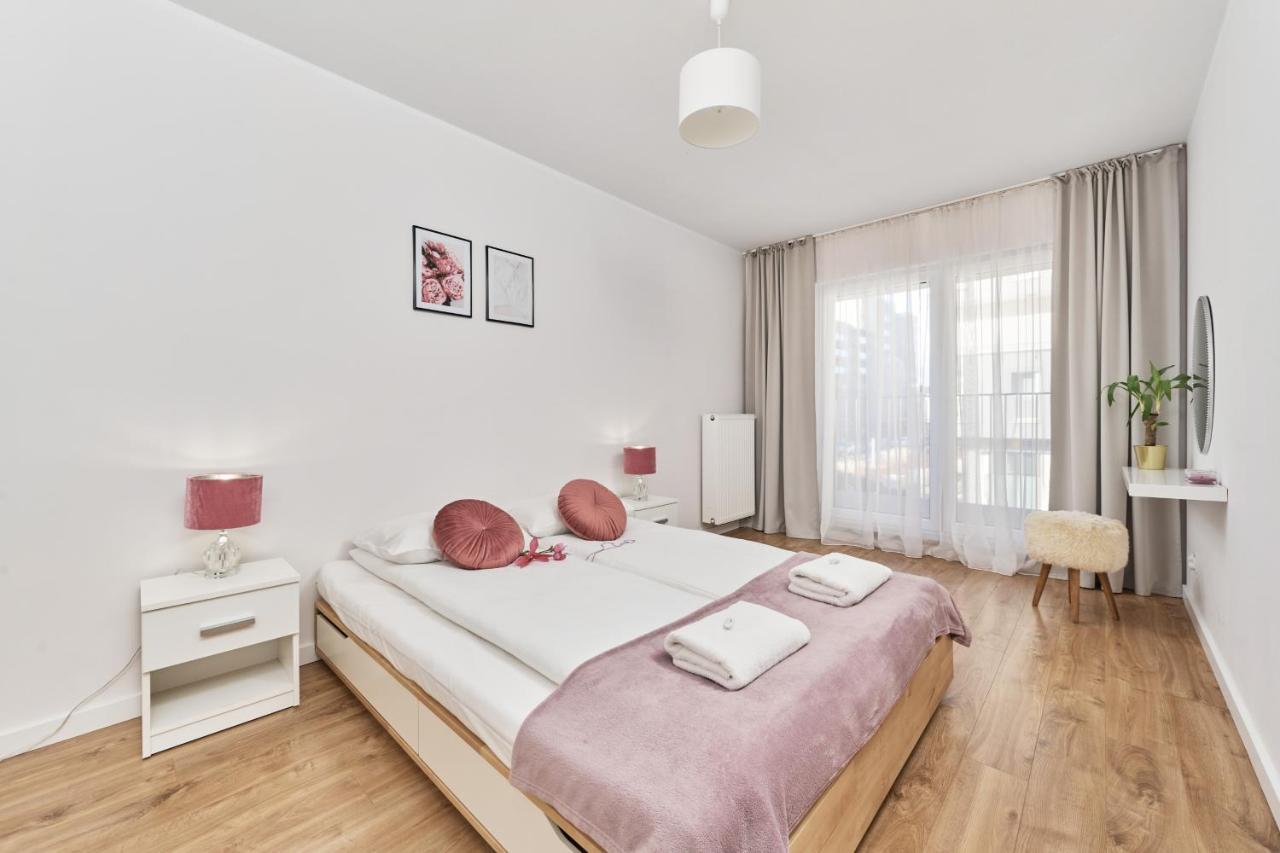 Apartments Dmowskiego Kepa Mieszczanska By Renters Wrocław Kültér fotó